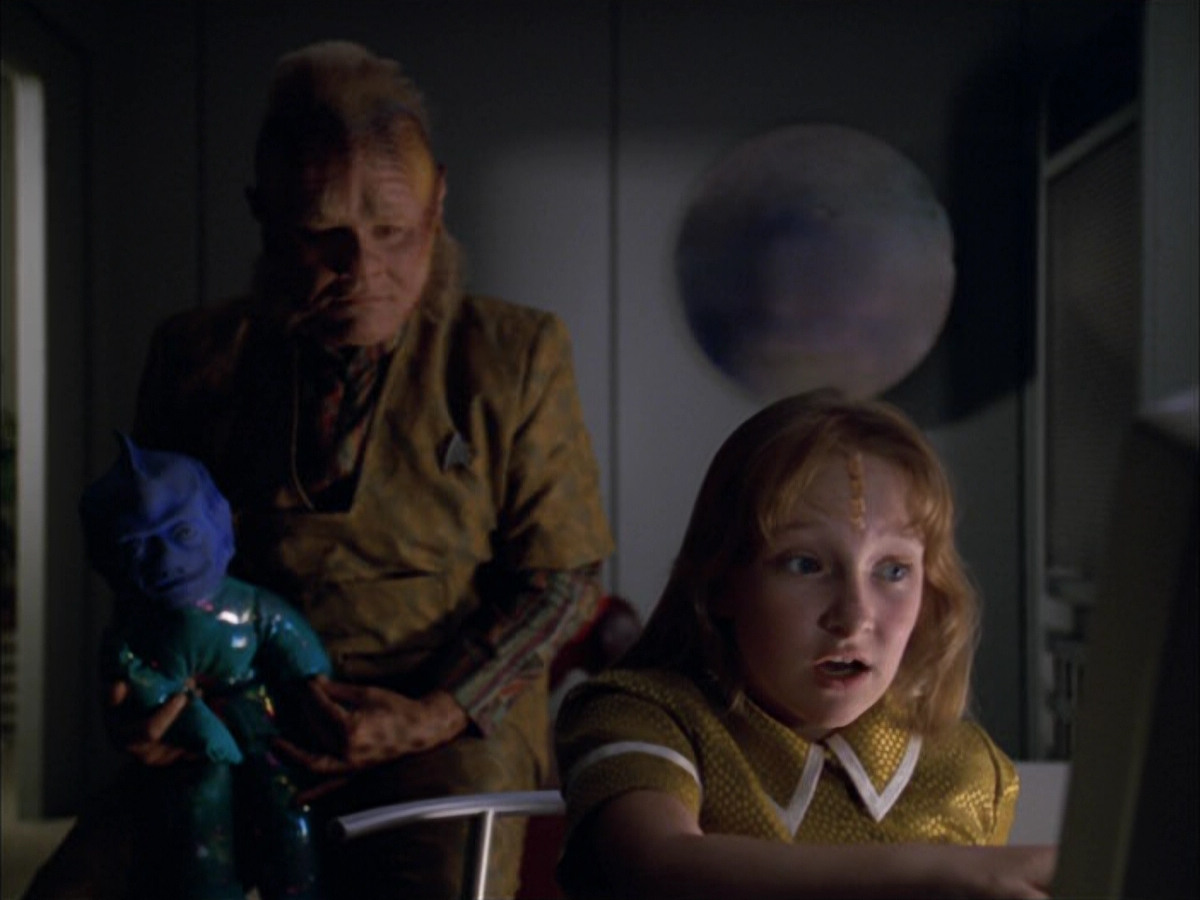 extant_StarTrek_VOY_5x05-OnceUponATime_01992.jpg