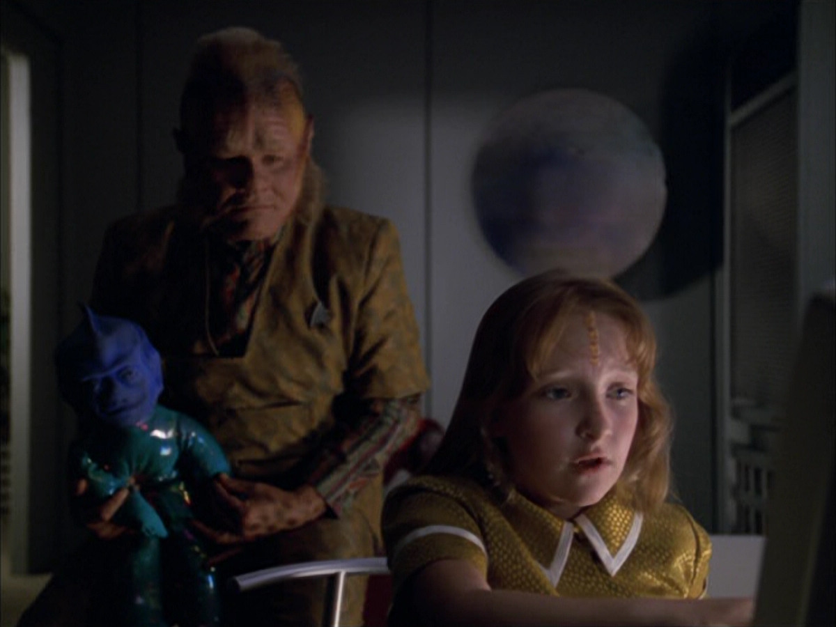 extant_StarTrek_VOY_5x05-OnceUponATime_01993.jpg