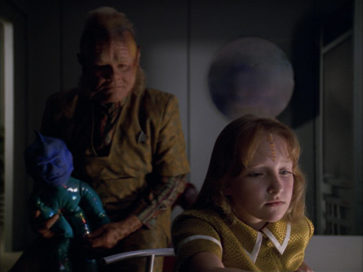 extant_StarTrek_VOY_5x05-OnceUponATime_02000.jpg