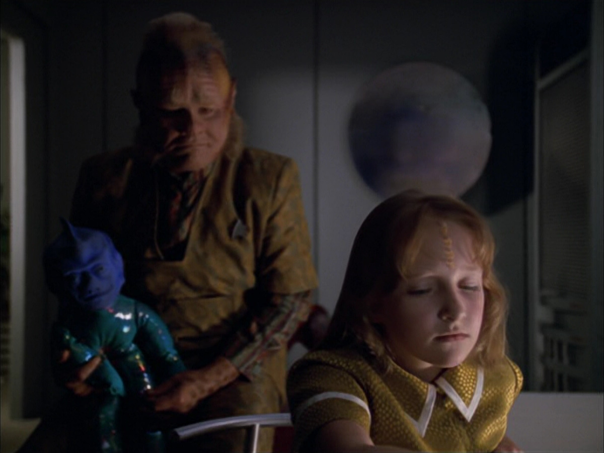 extant_StarTrek_VOY_5x05-OnceUponATime_02001.jpg