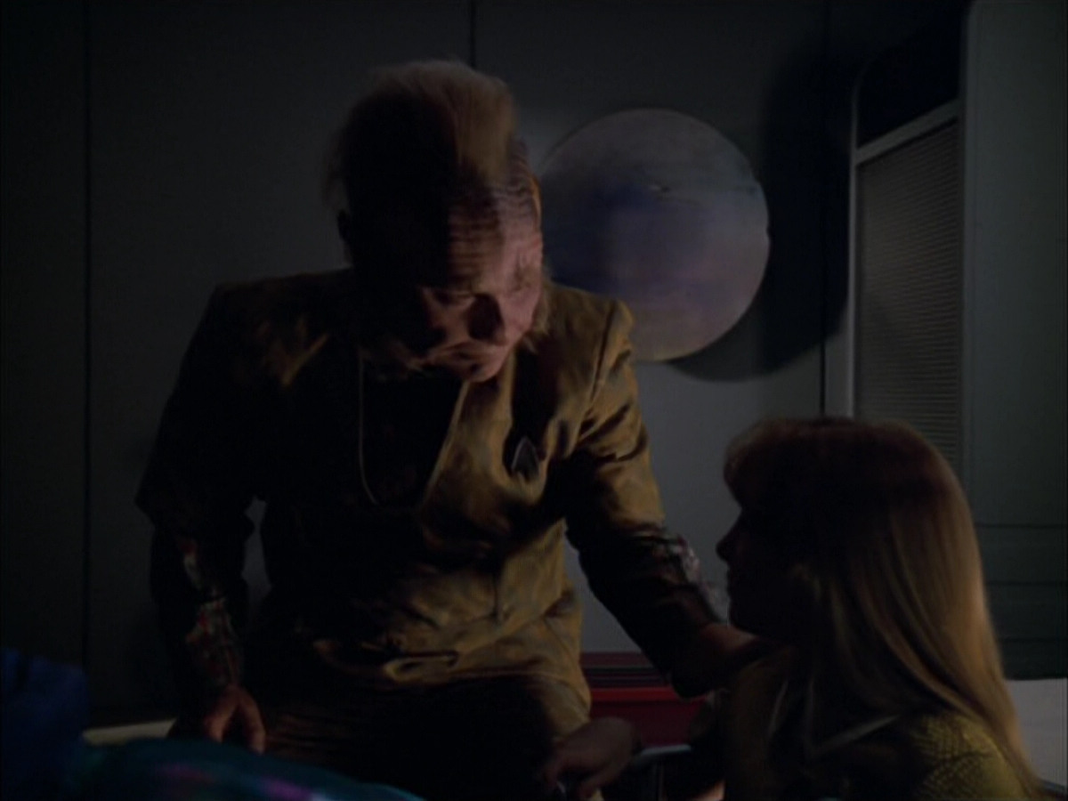 extant_StarTrek_VOY_5x05-OnceUponATime_02018.jpg