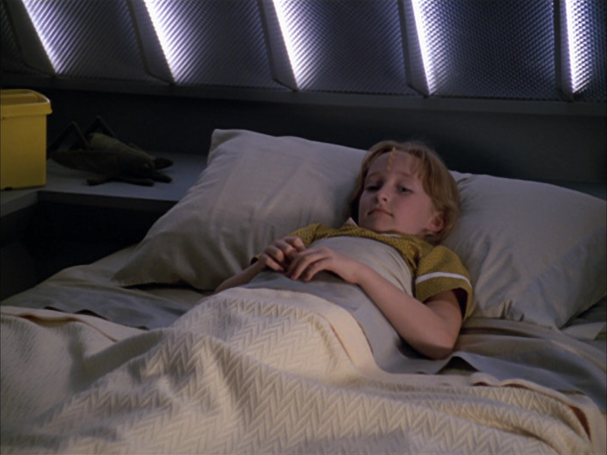 extant_StarTrek_VOY_5x05-OnceUponATime_02090.jpg