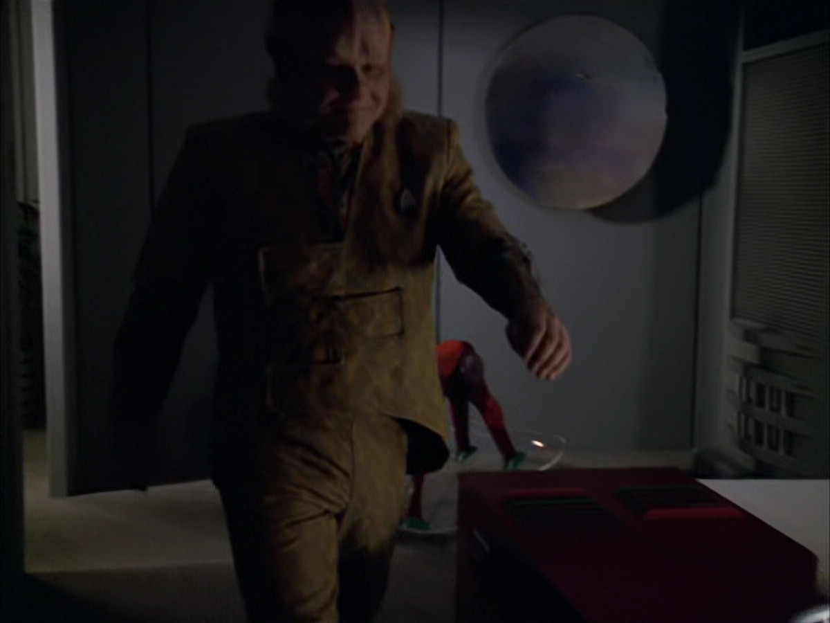 extant_StarTrek_VOY_5x05-OnceUponATime_02096.jpg