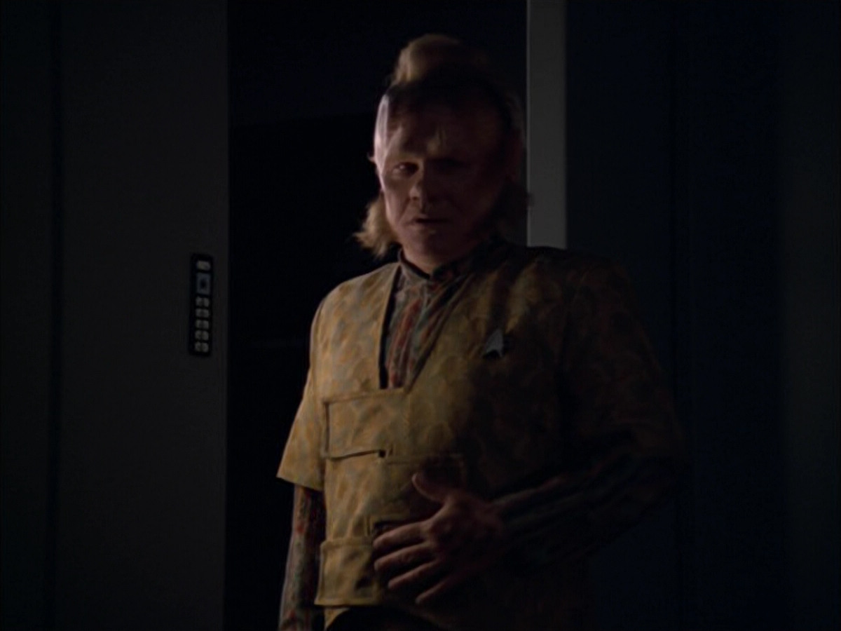 extant_StarTrek_VOY_5x05-OnceUponATime_02114.jpg