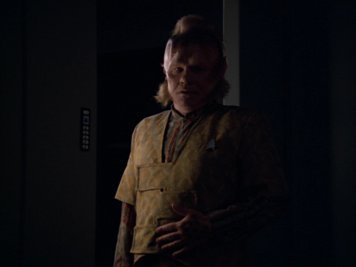 extant_StarTrek_VOY_5x05-OnceUponATime_02115.jpg