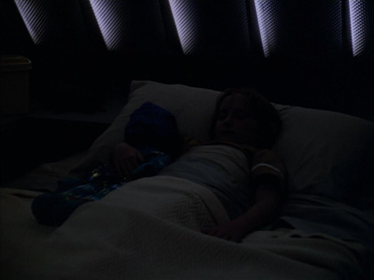 extant_StarTrek_VOY_5x05-OnceUponATime_02119.jpg