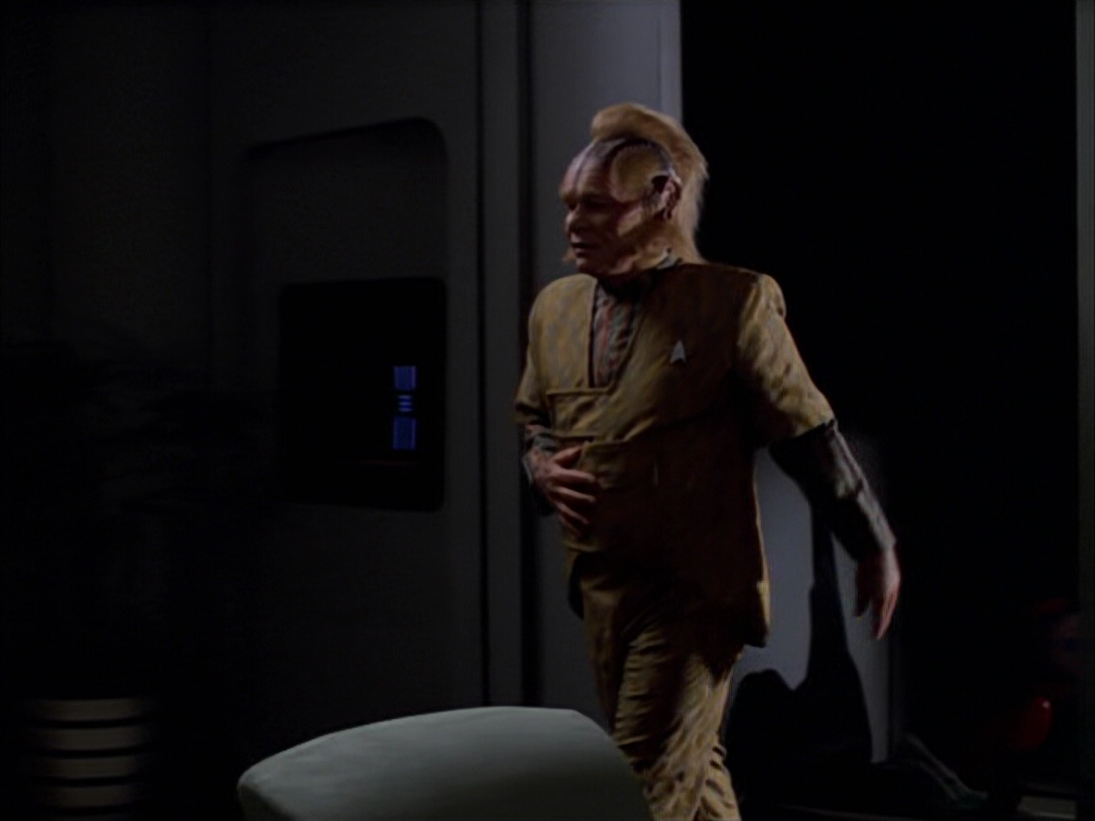 extant_StarTrek_VOY_5x05-OnceUponATime_02125.jpg