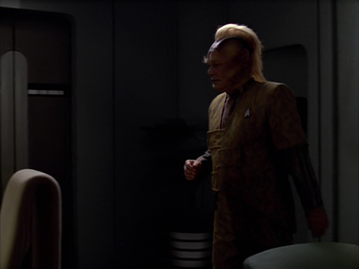 extant_StarTrek_VOY_5x05-OnceUponATime_02127.jpg