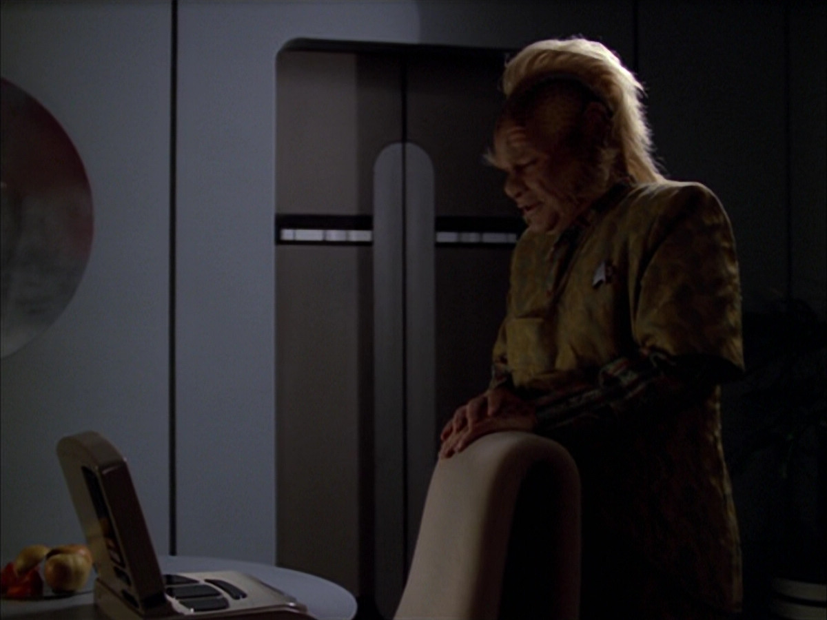 extant_StarTrek_VOY_5x05-OnceUponATime_02147.jpg