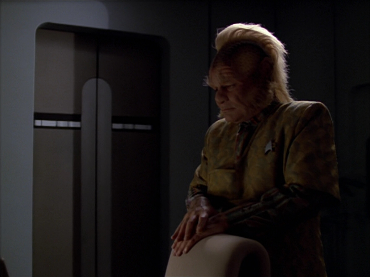 extant_StarTrek_VOY_5x05-OnceUponATime_02155.jpg
