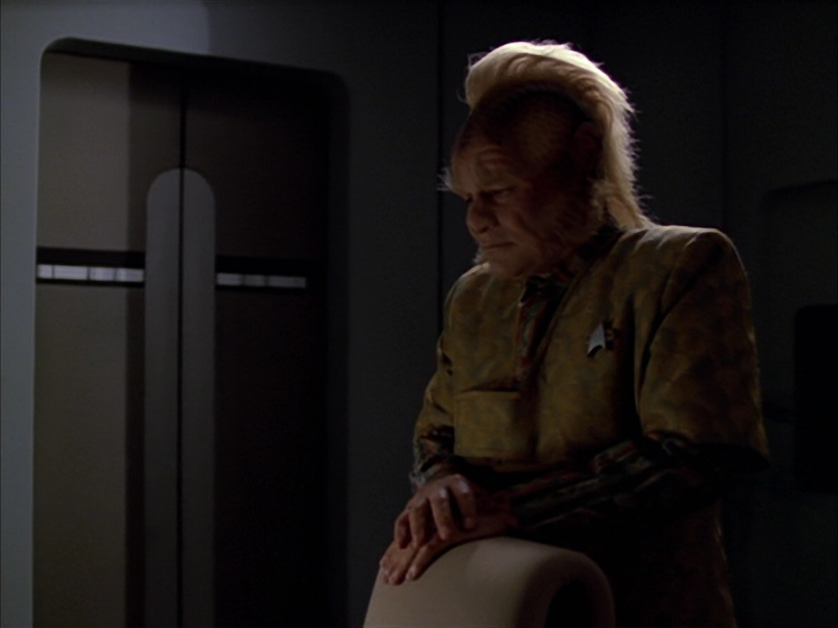 extant_StarTrek_VOY_5x05-OnceUponATime_02156.jpg