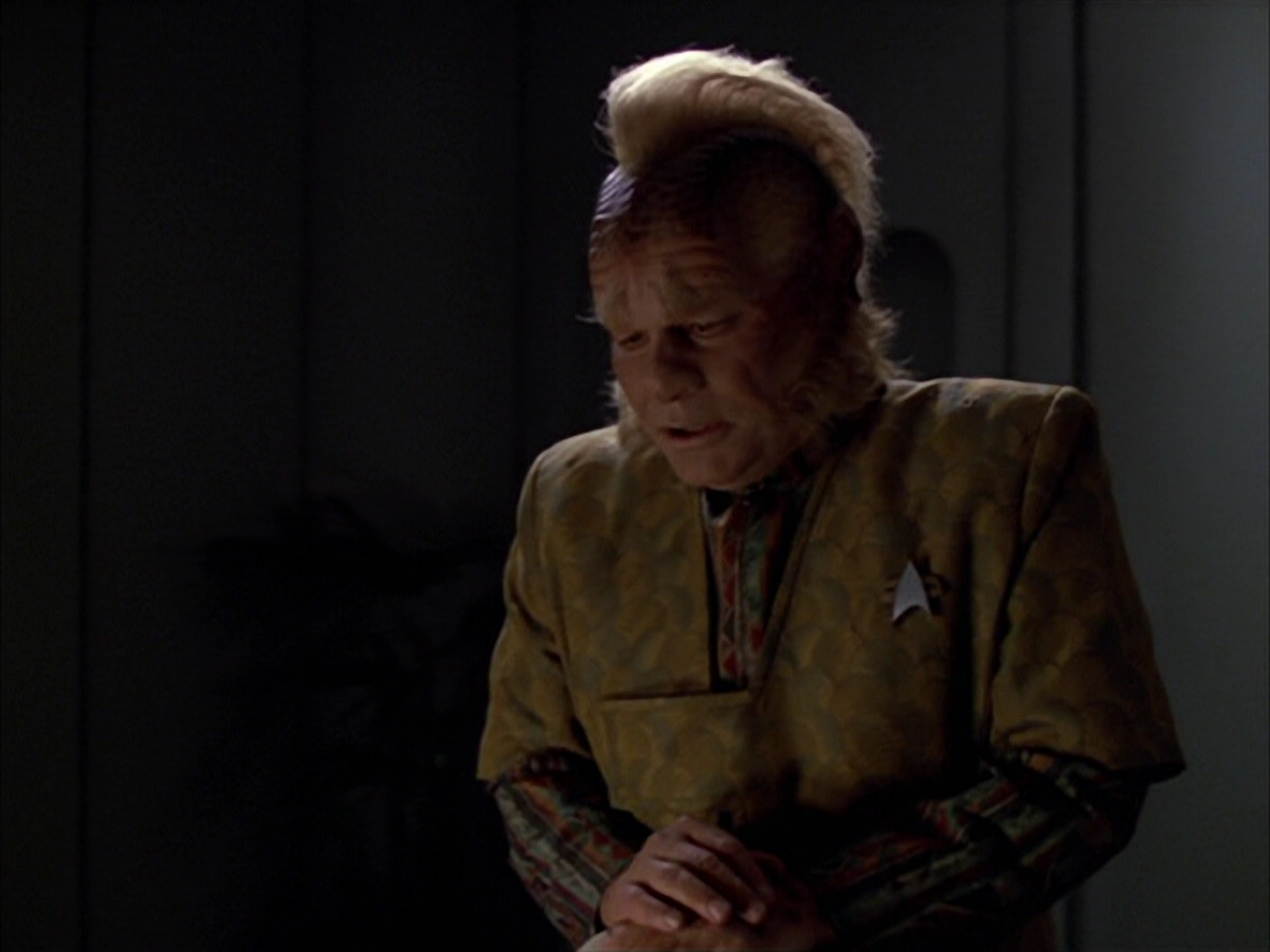 extant_StarTrek_VOY_5x05-OnceUponATime_02166.jpg