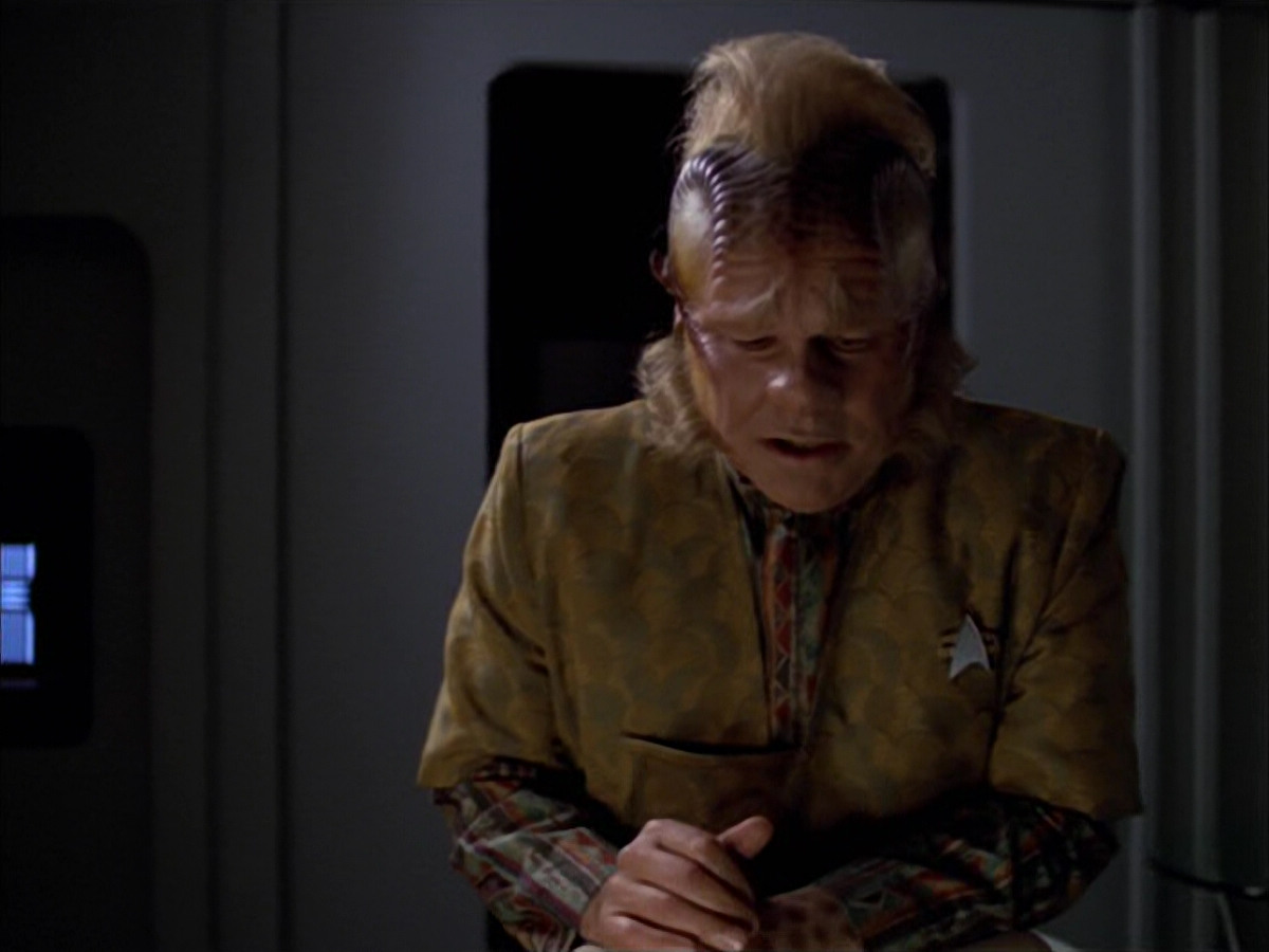 extant_StarTrek_VOY_5x05-OnceUponATime_02178.jpg