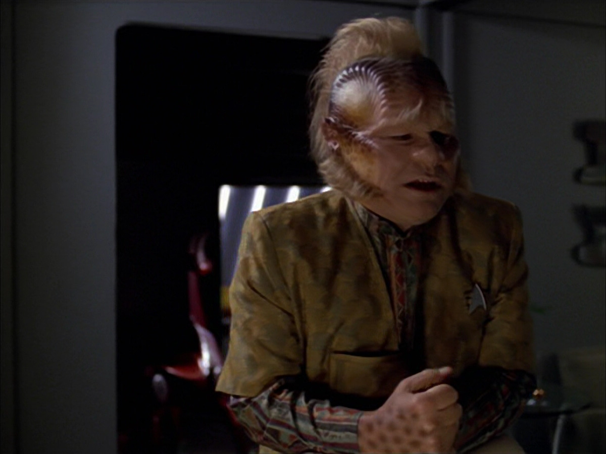 extant_StarTrek_VOY_5x05-OnceUponATime_02183.jpg
