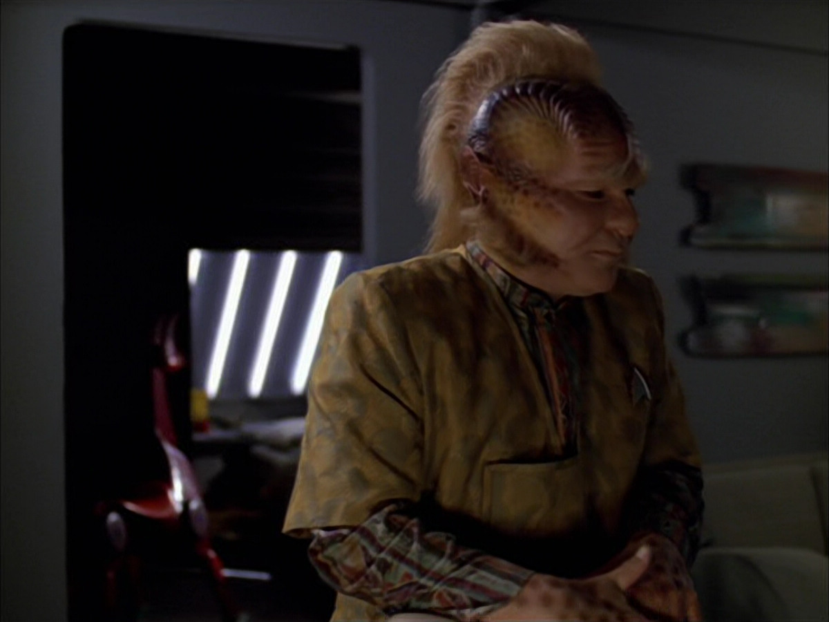 extant_StarTrek_VOY_5x05-OnceUponATime_02185.jpg
