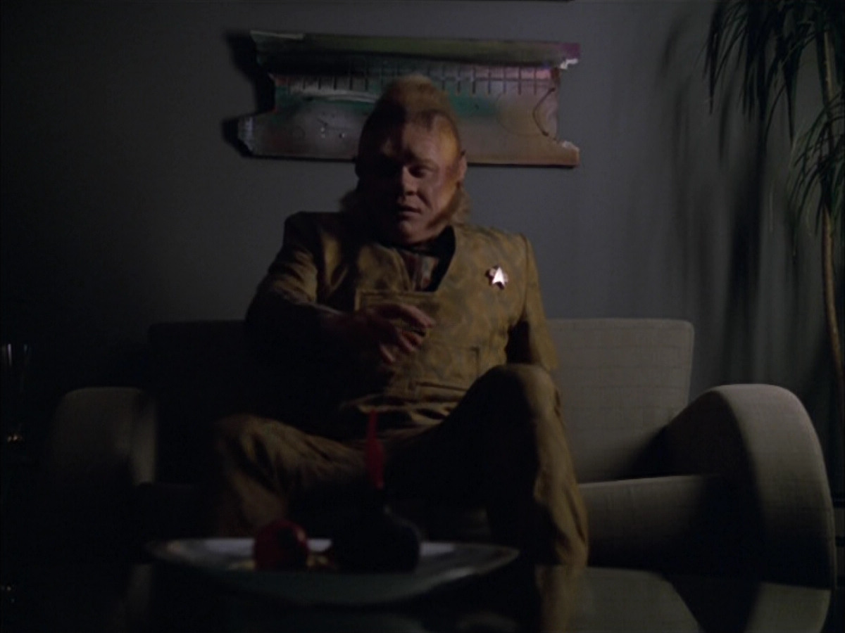 extant_StarTrek_VOY_5x05-OnceUponATime_02251.jpg