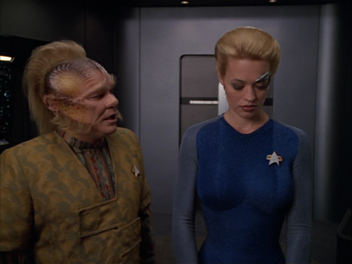 extant_StarTrek_VOY_5x05-OnceUponATime_02314.jpg