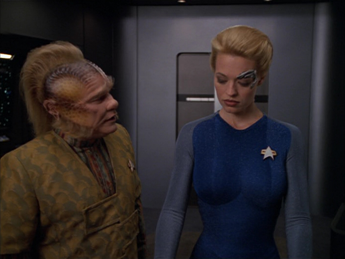 extant_StarTrek_VOY_5x05-OnceUponATime_02316.jpg