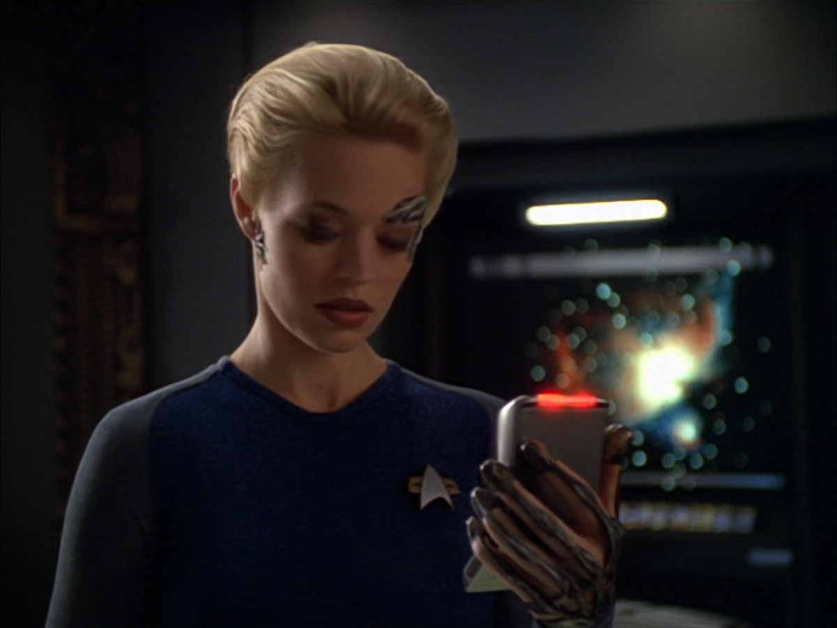extant_StarTrek_VOY_5x05-OnceUponATime_02343.jpg