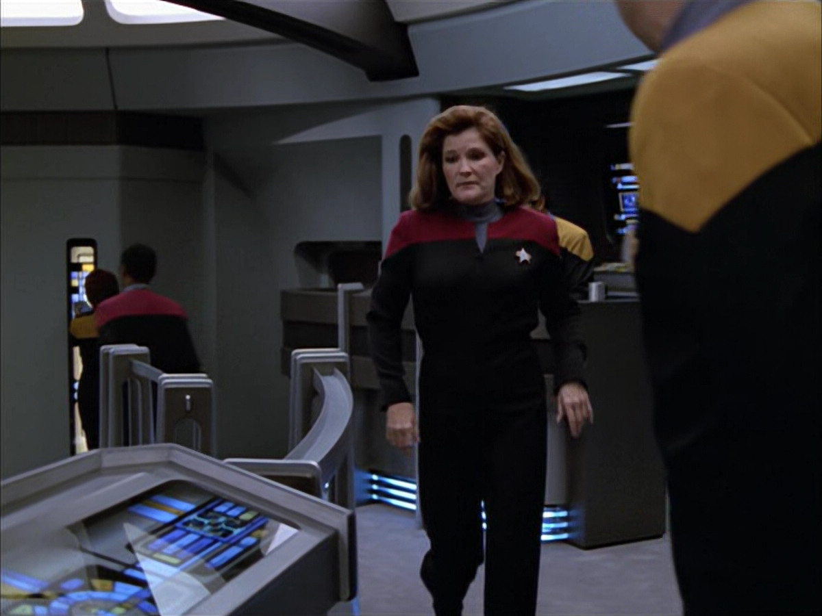 extant_StarTrek_VOY_5x05-OnceUponATime_02398.jpg