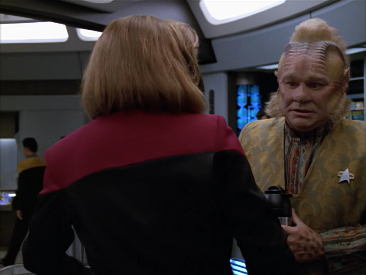 extant_StarTrek_VOY_5x05-OnceUponATime_02422.jpg