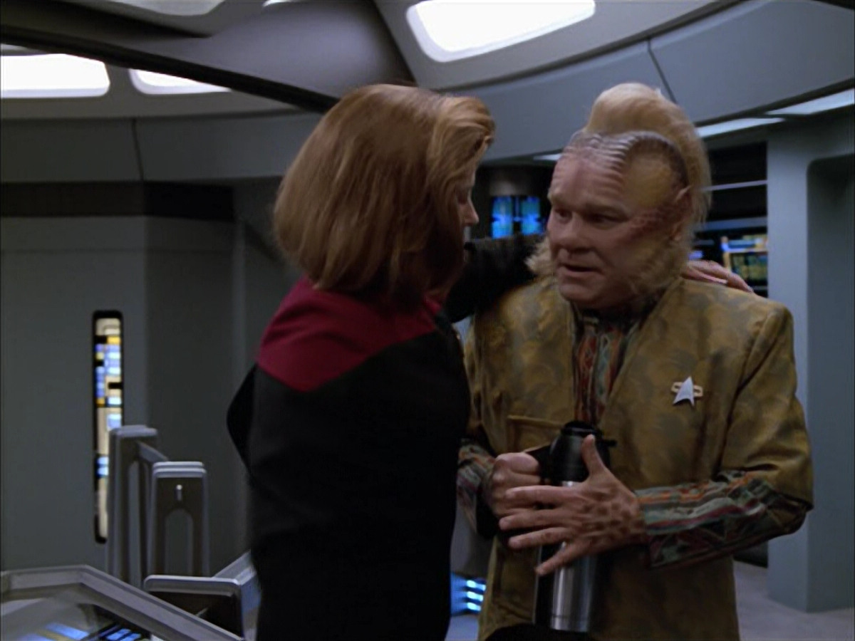 extant_StarTrek_VOY_5x05-OnceUponATime_02425.jpg