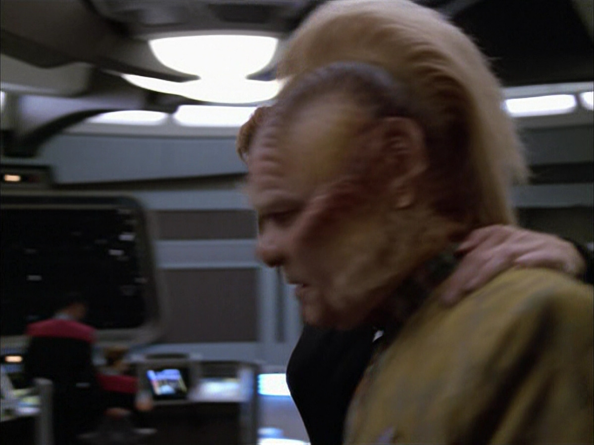 extant_StarTrek_VOY_5x05-OnceUponATime_02430.jpg
