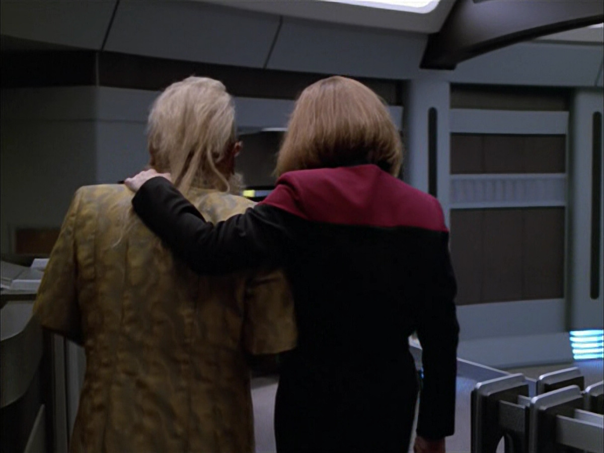 extant_StarTrek_VOY_5x05-OnceUponATime_02433.jpg