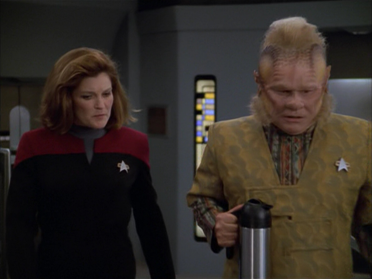 extant_StarTrek_VOY_5x05-OnceUponATime_02442.jpg