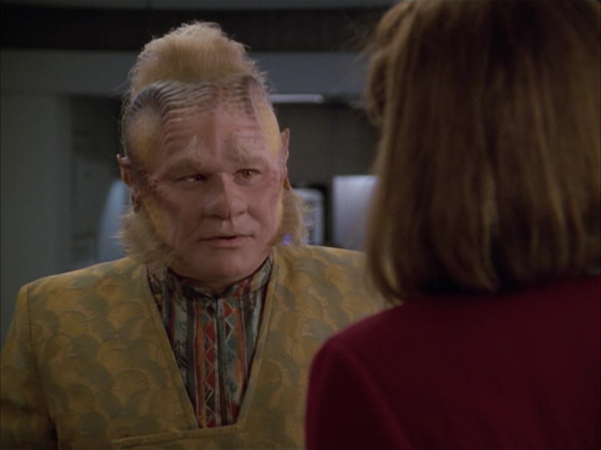 extant_StarTrek_VOY_5x05-OnceUponATime_02450.jpg