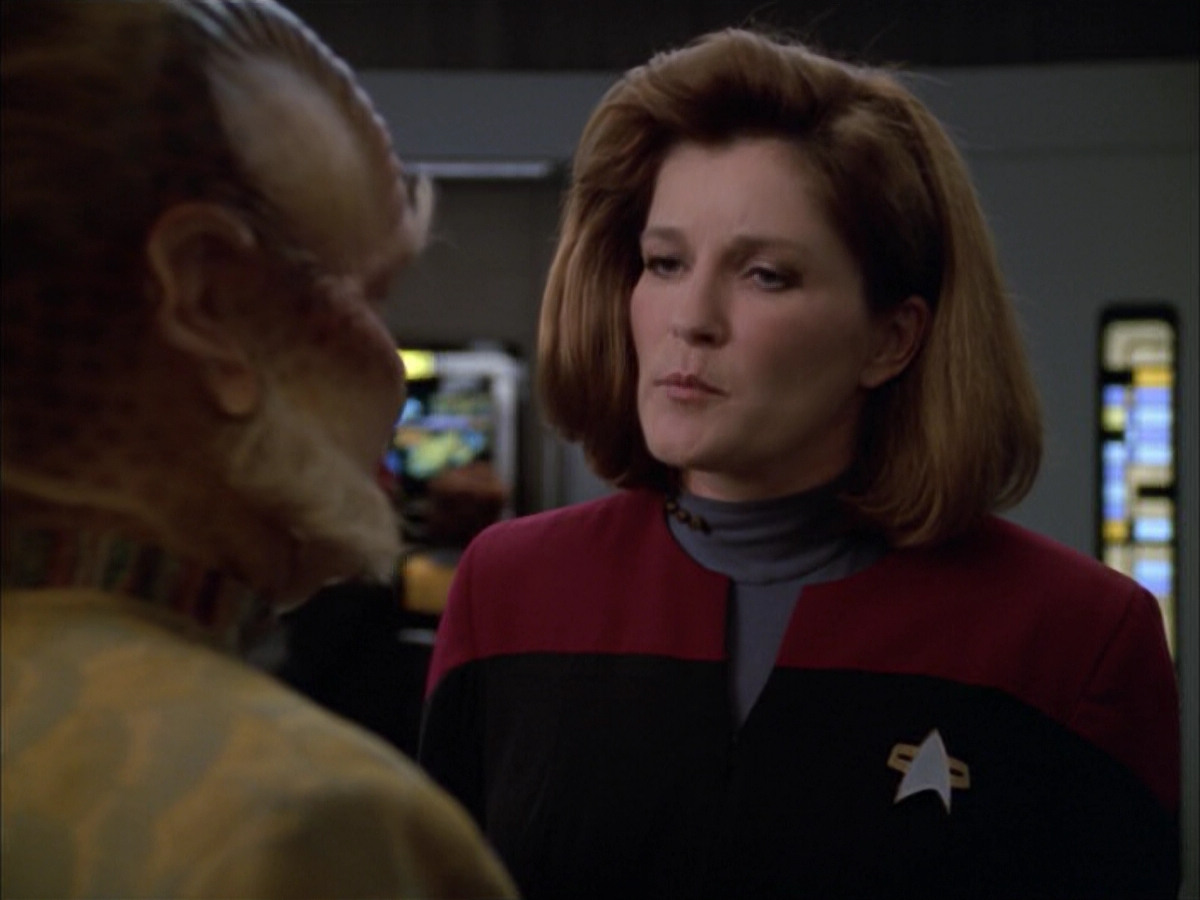 extant_StarTrek_VOY_5x05-OnceUponATime_02462.jpg