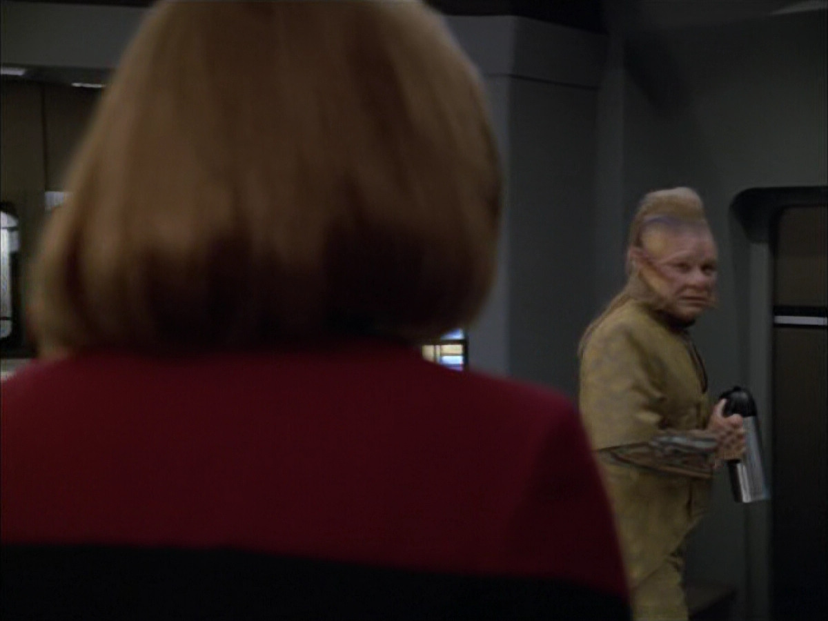 extant_StarTrek_VOY_5x05-OnceUponATime_02495.jpg