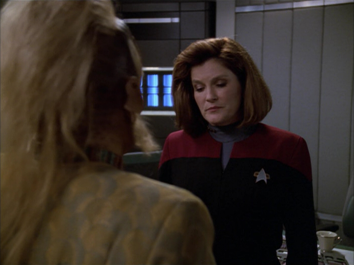 extant_StarTrek_VOY_5x05-OnceUponATime_02532.jpg
