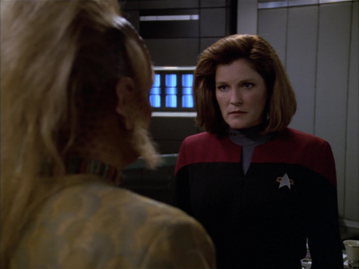 extant_StarTrek_VOY_5x05-OnceUponATime_02550.jpg