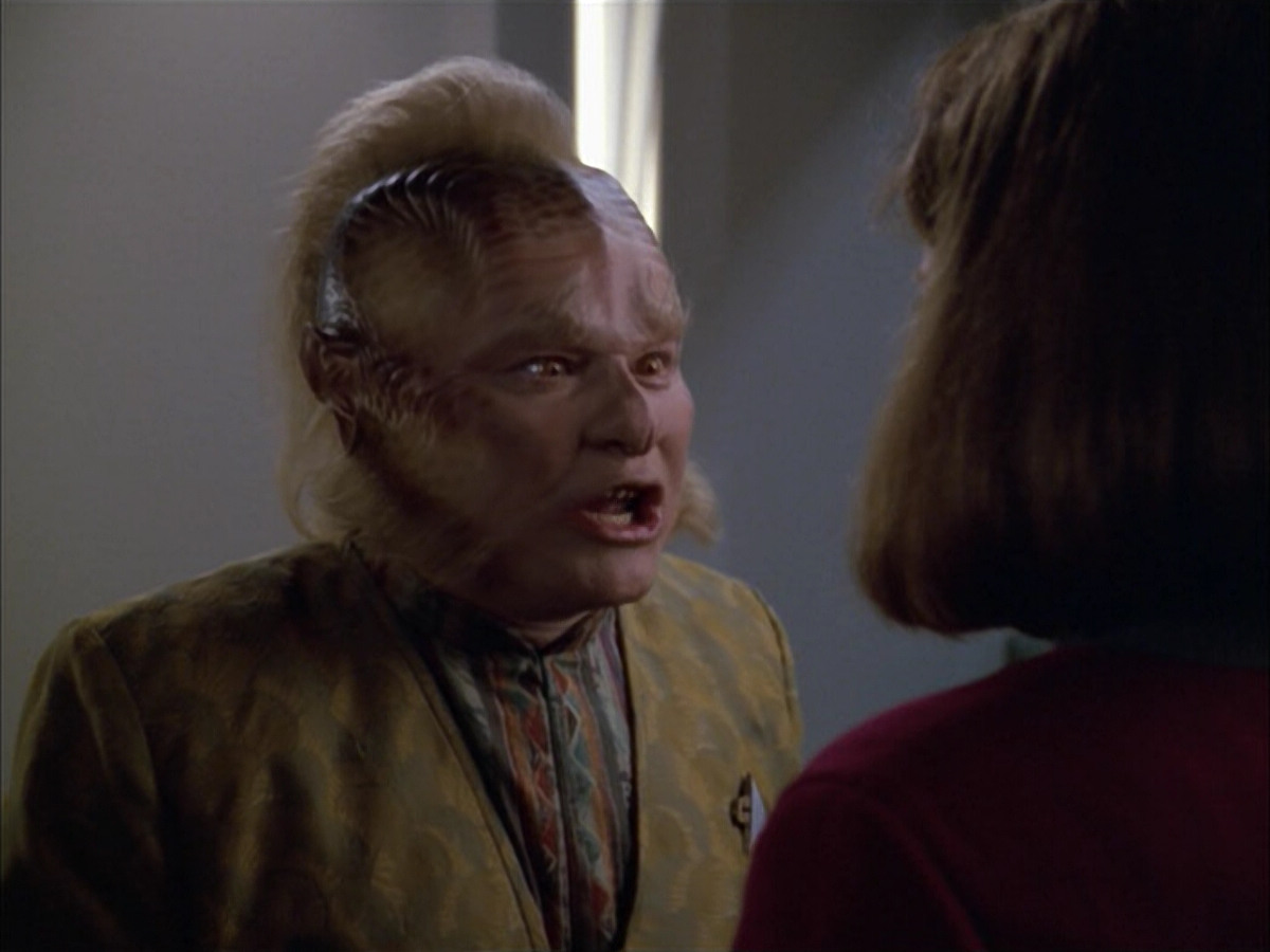 extant_StarTrek_VOY_5x05-OnceUponATime_02568.jpg