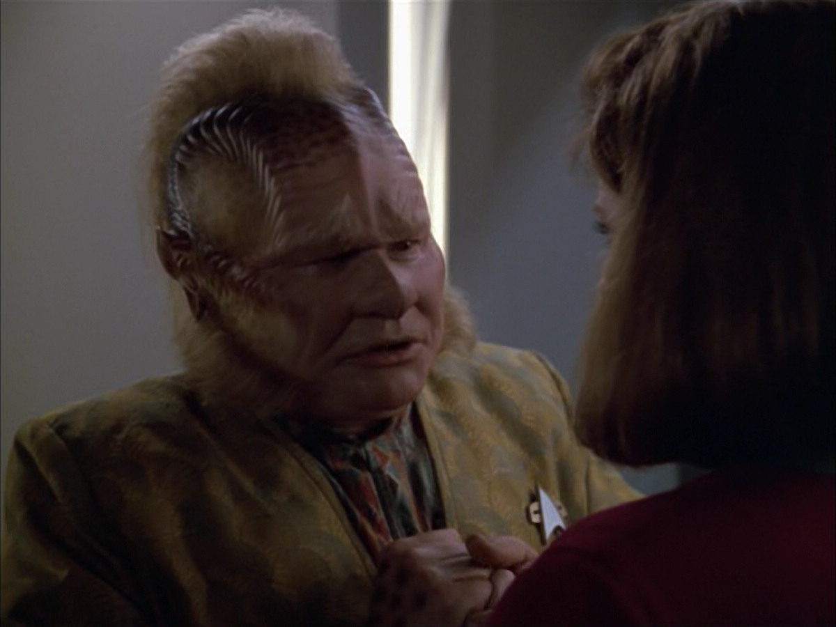 extant_StarTrek_VOY_5x05-OnceUponATime_02589.jpg
