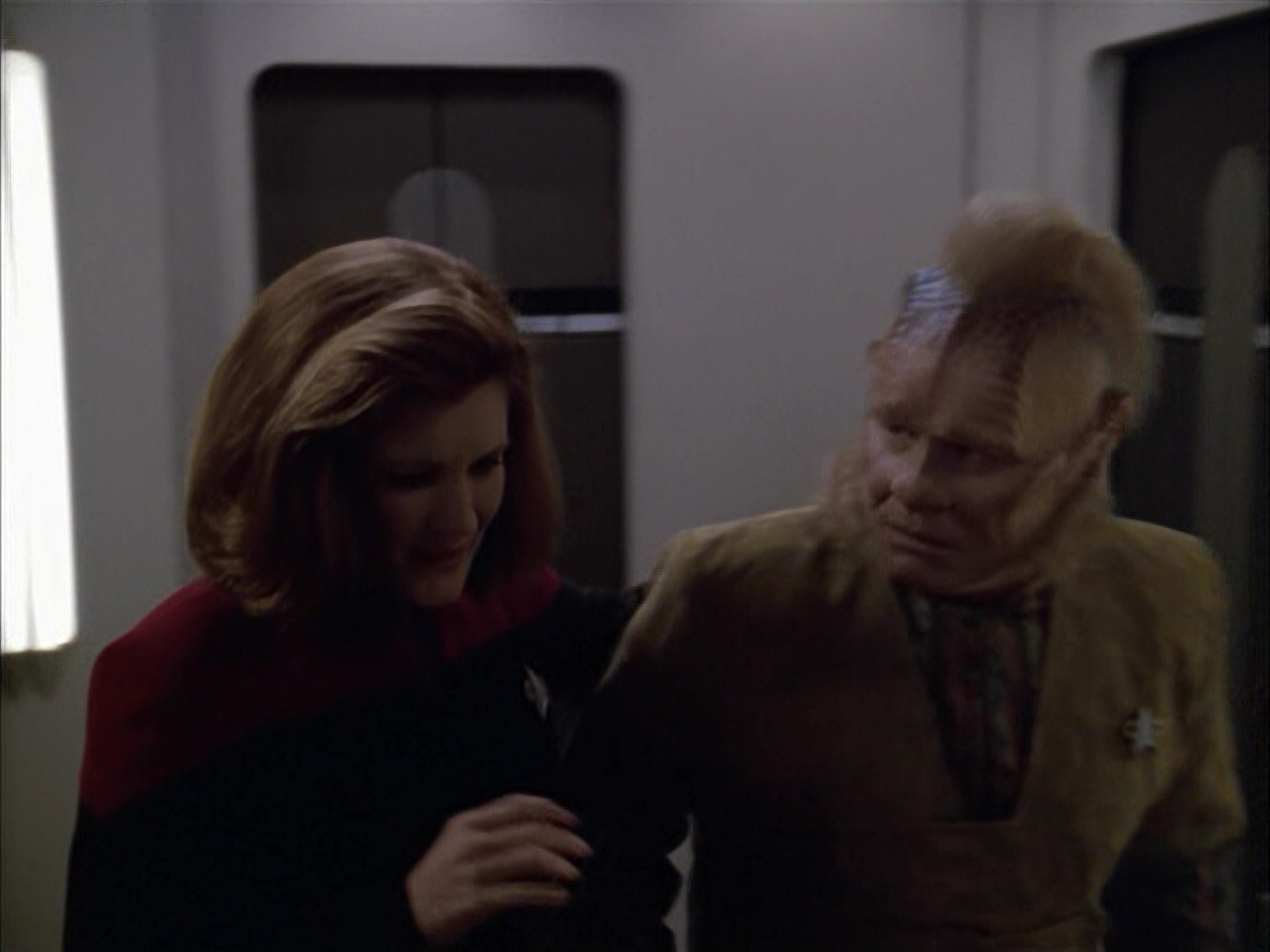 extant_StarTrek_VOY_5x05-OnceUponATime_02611.jpg