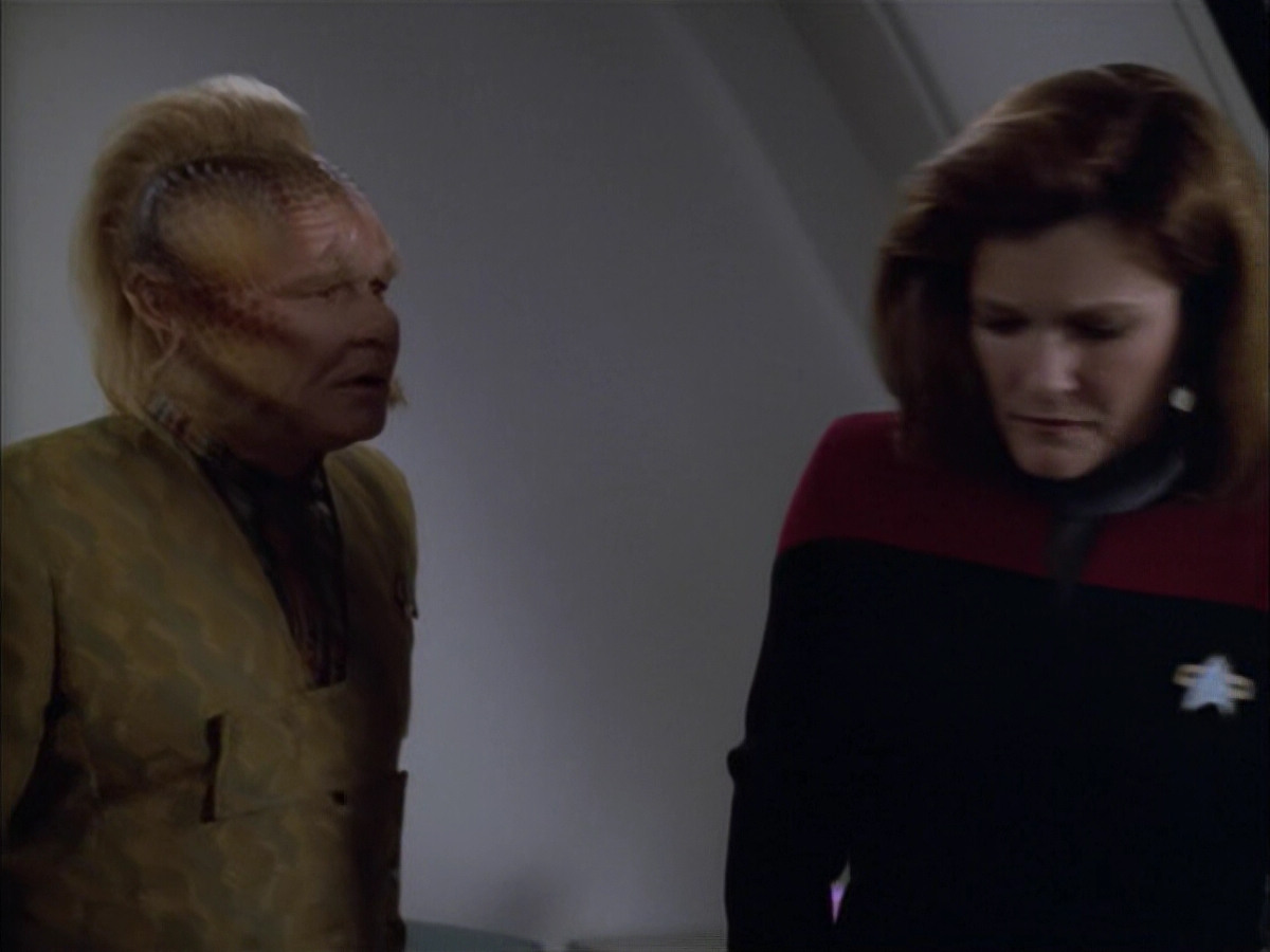 extant_StarTrek_VOY_5x05-OnceUponATime_02617.jpg