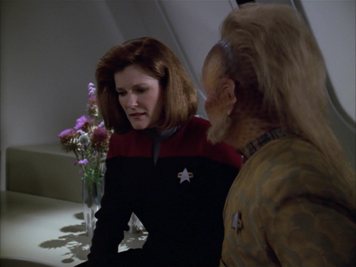 extant_StarTrek_VOY_5x05-OnceUponATime_02621.jpg