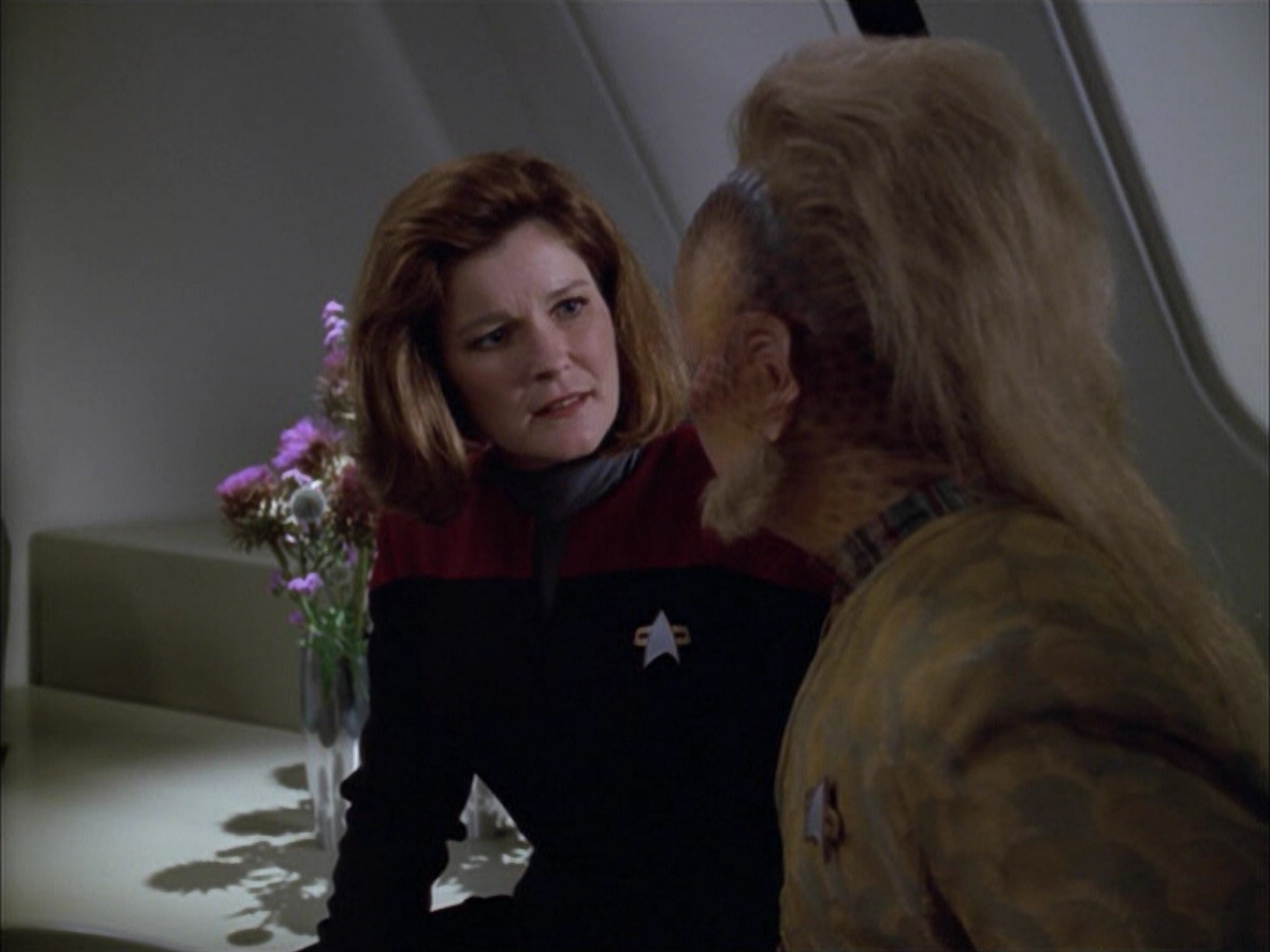 extant_StarTrek_VOY_5x05-OnceUponATime_02622.jpg