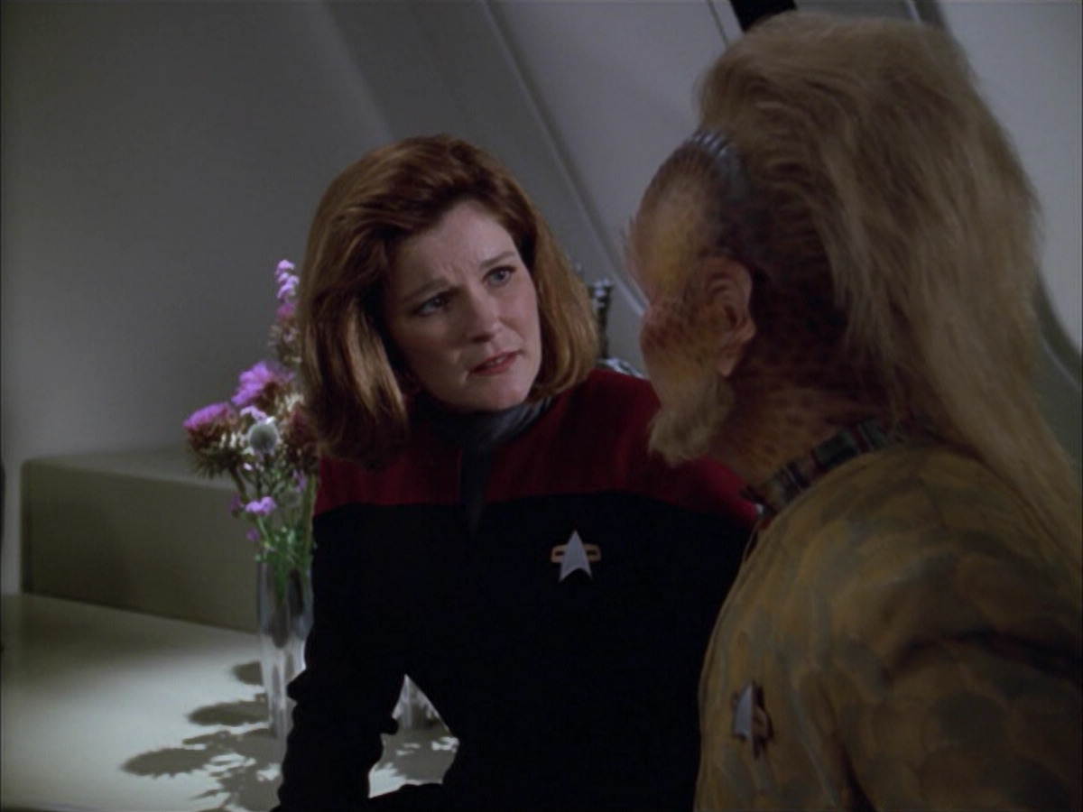 extant_StarTrek_VOY_5x05-OnceUponATime_02627.jpg