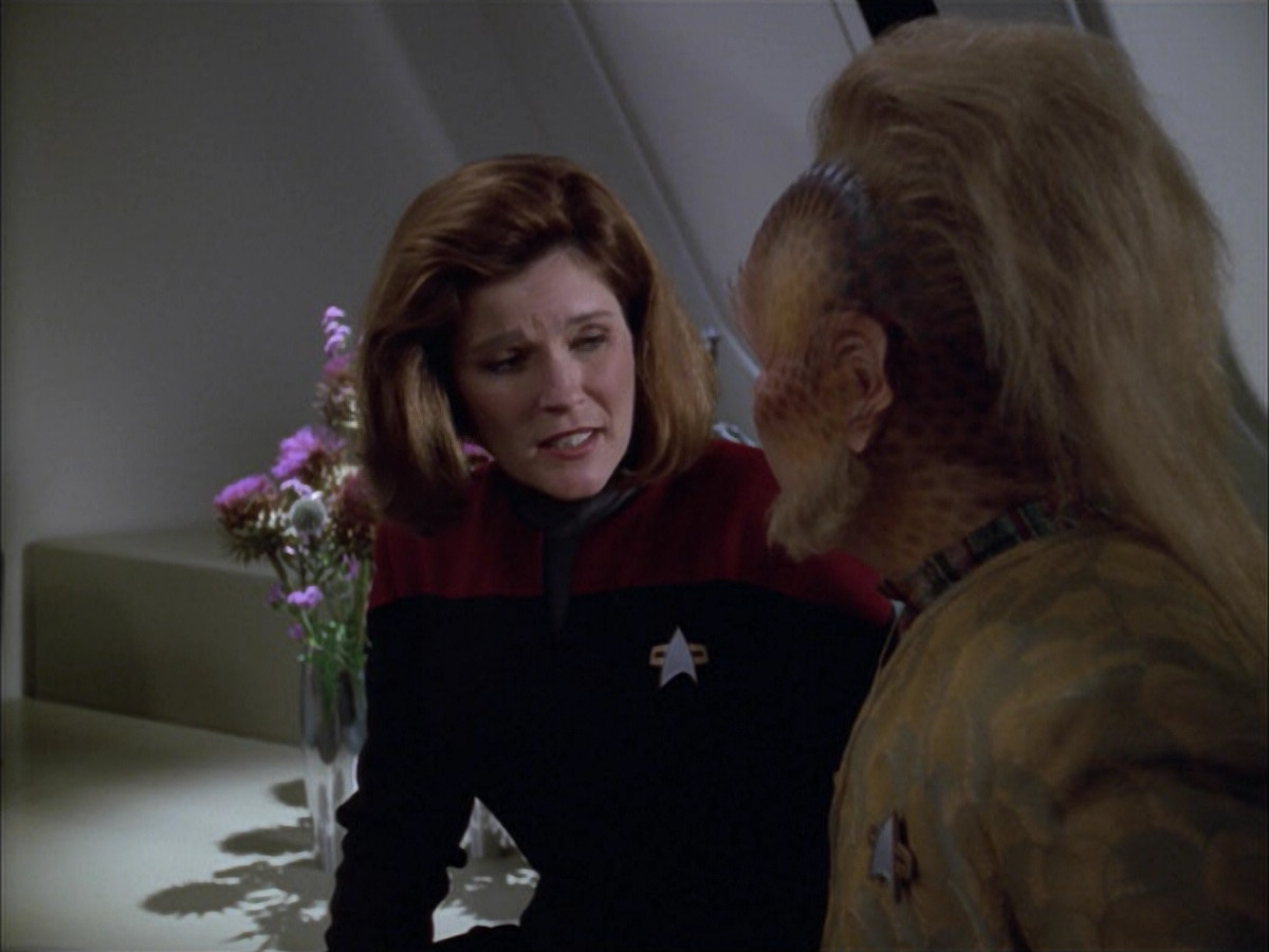 extant_StarTrek_VOY_5x05-OnceUponATime_02628.jpg