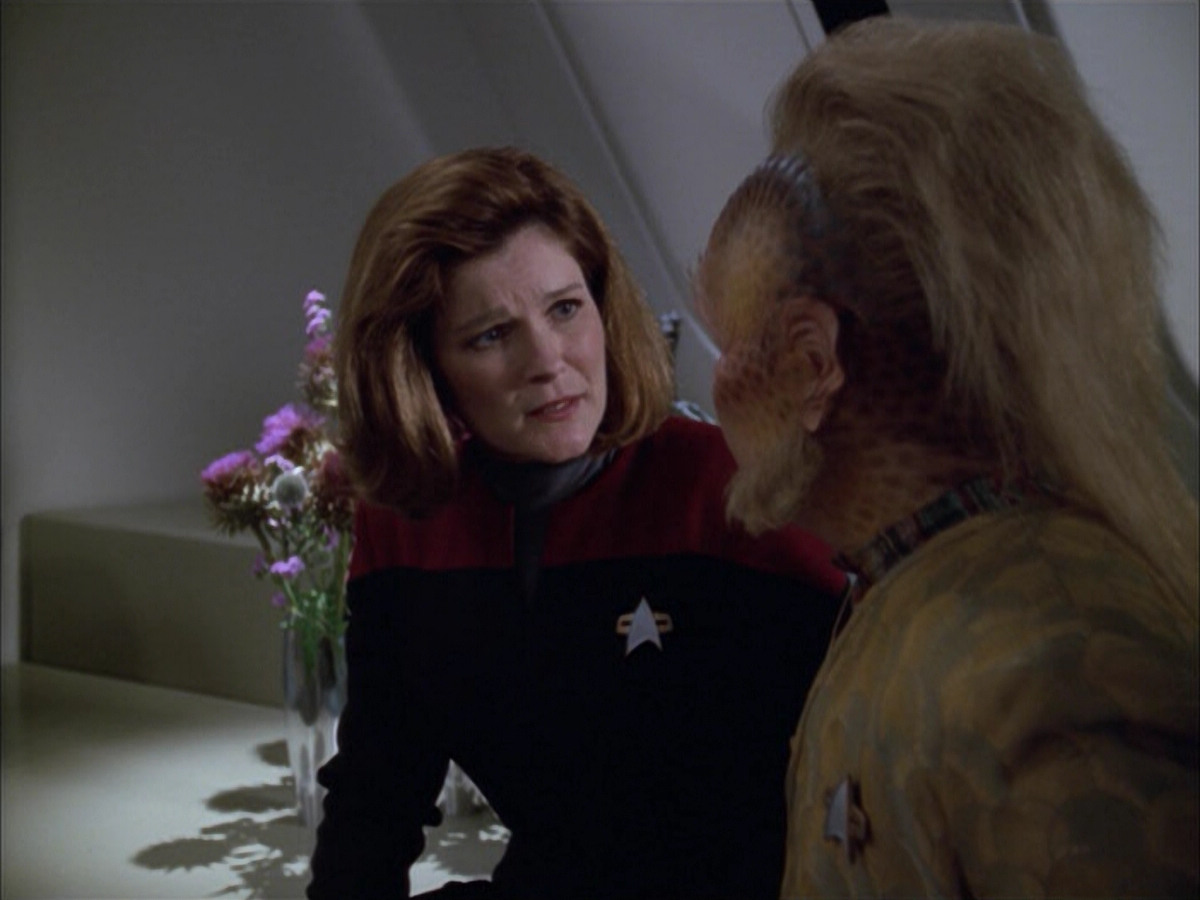 extant_StarTrek_VOY_5x05-OnceUponATime_02629.jpg