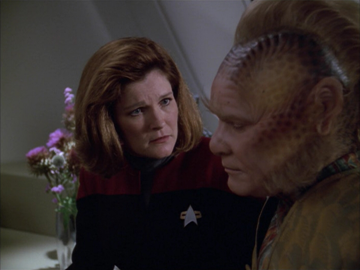 extant_StarTrek_VOY_5x05-OnceUponATime_02640.jpg