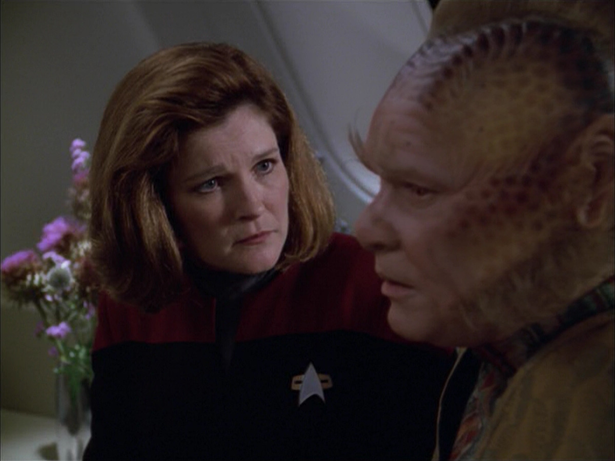 extant_StarTrek_VOY_5x05-OnceUponATime_02646.jpg