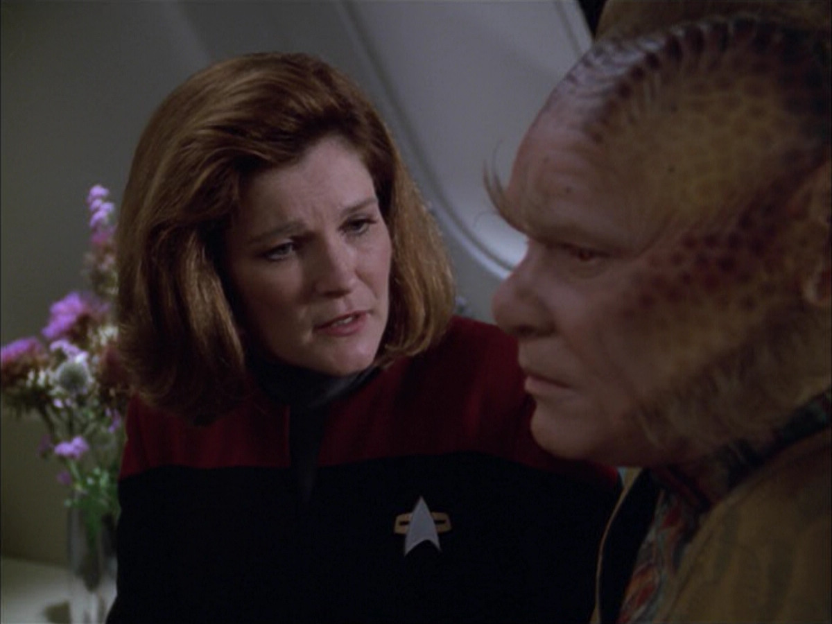 extant_StarTrek_VOY_5x05-OnceUponATime_02648.jpg