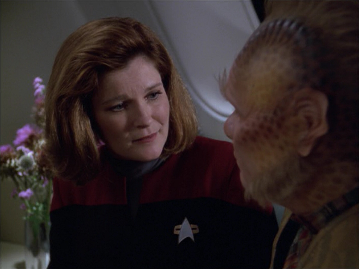 extant_StarTrek_VOY_5x05-OnceUponATime_02655.jpg