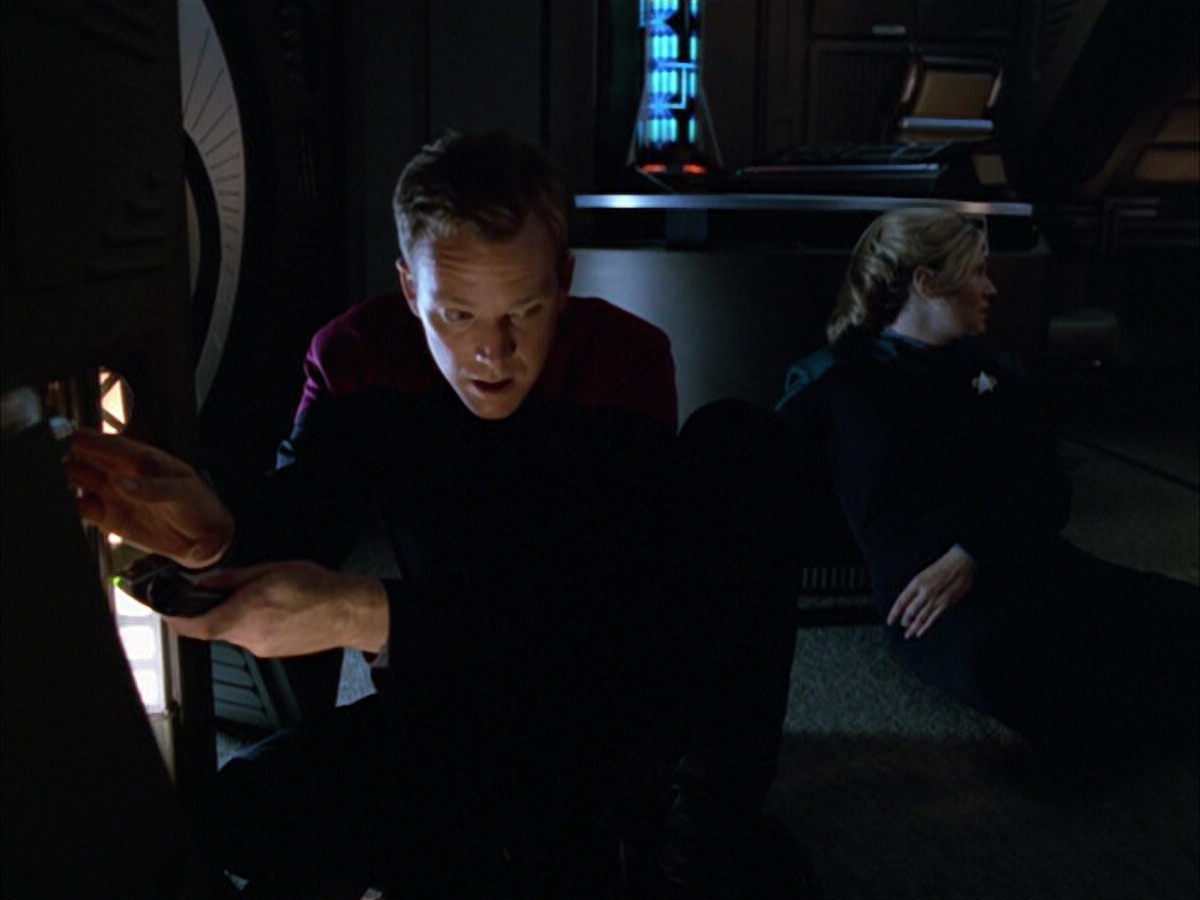 extant_StarTrek_VOY_5x05-OnceUponATime_02704.jpg