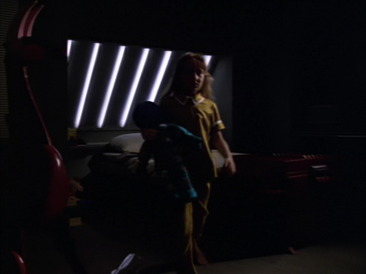 extant_StarTrek_VOY_5x05-OnceUponATime_02790.jpg