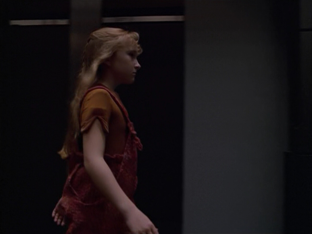 extant_StarTrek_VOY_5x05-OnceUponATime_02828.jpg